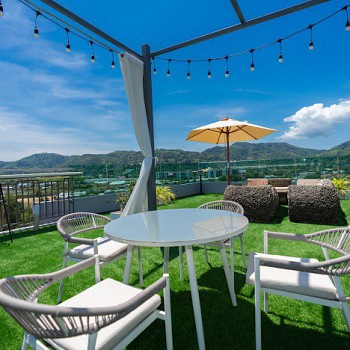 Infinity Pool and Rooftopalt=