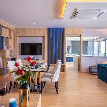 The Blue Roomalt=