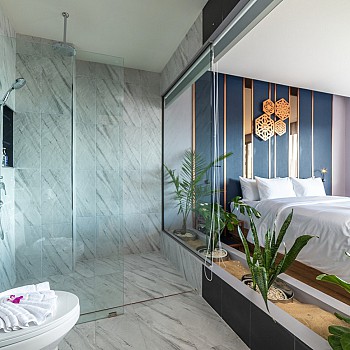 The Blue Roomalt=