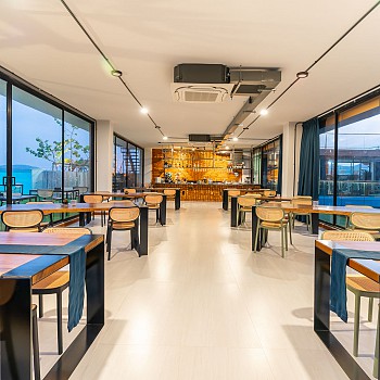 8th Floor Restaurantalt=