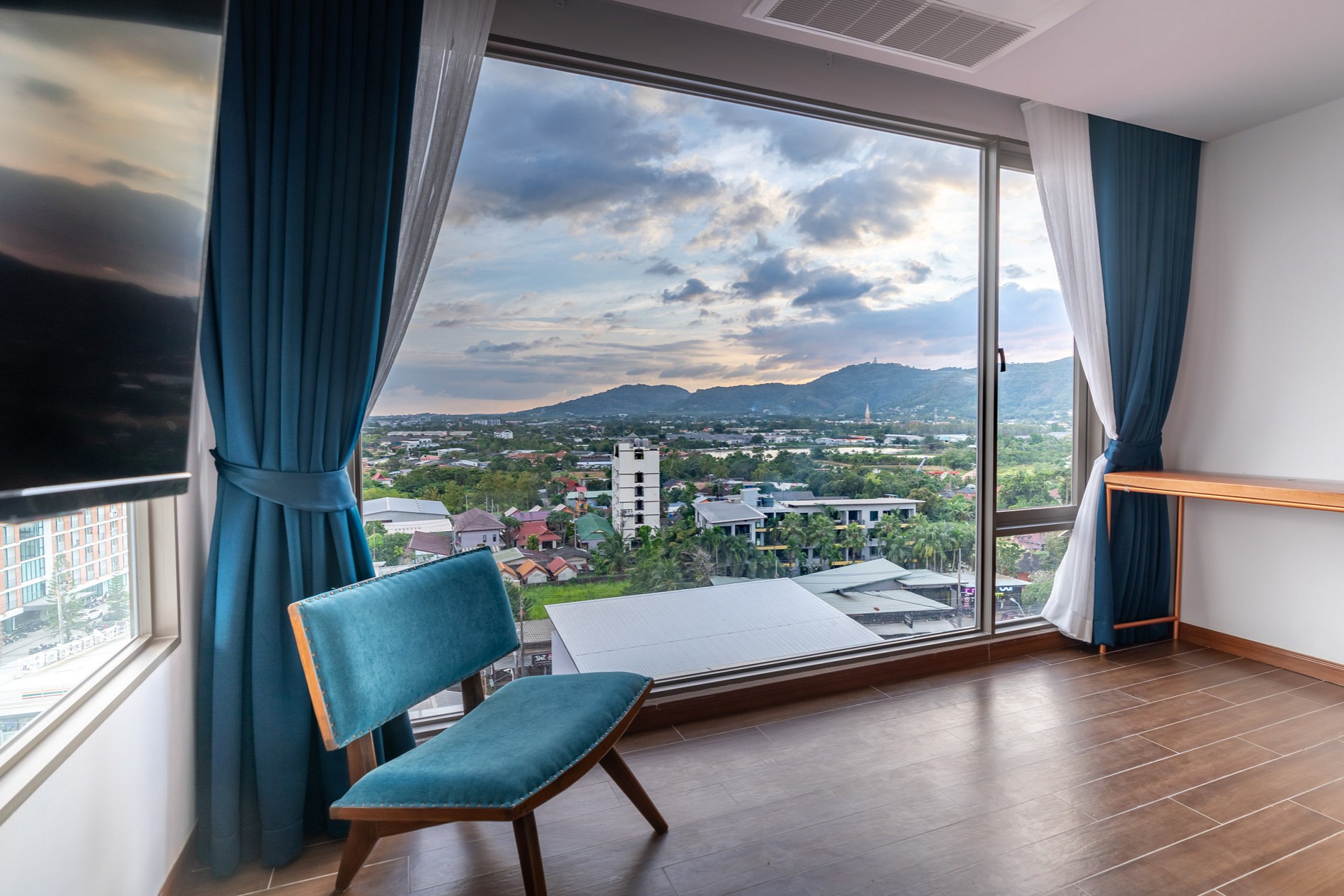 Panorama Executive Suite