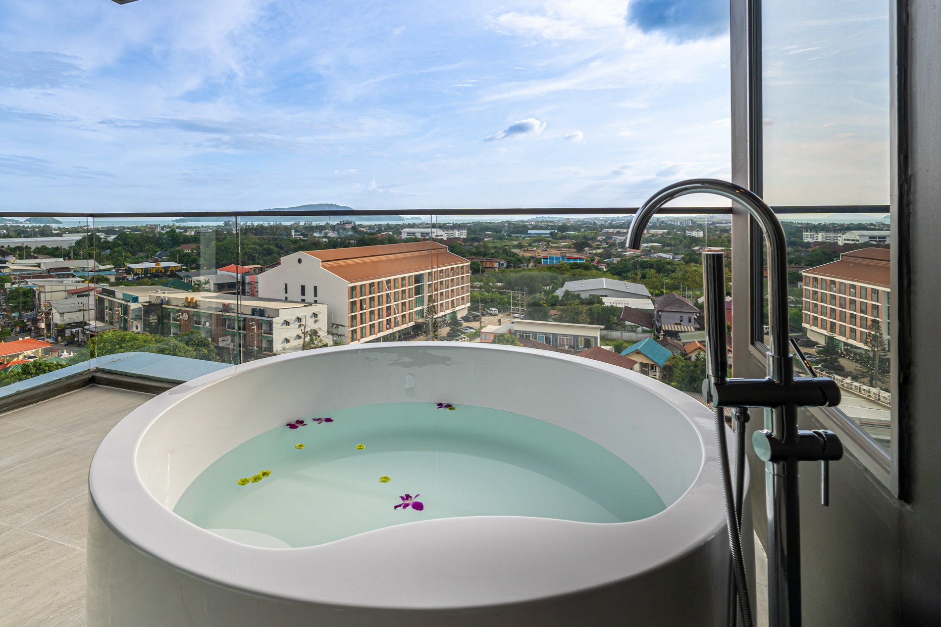 Panorama Executive Suite