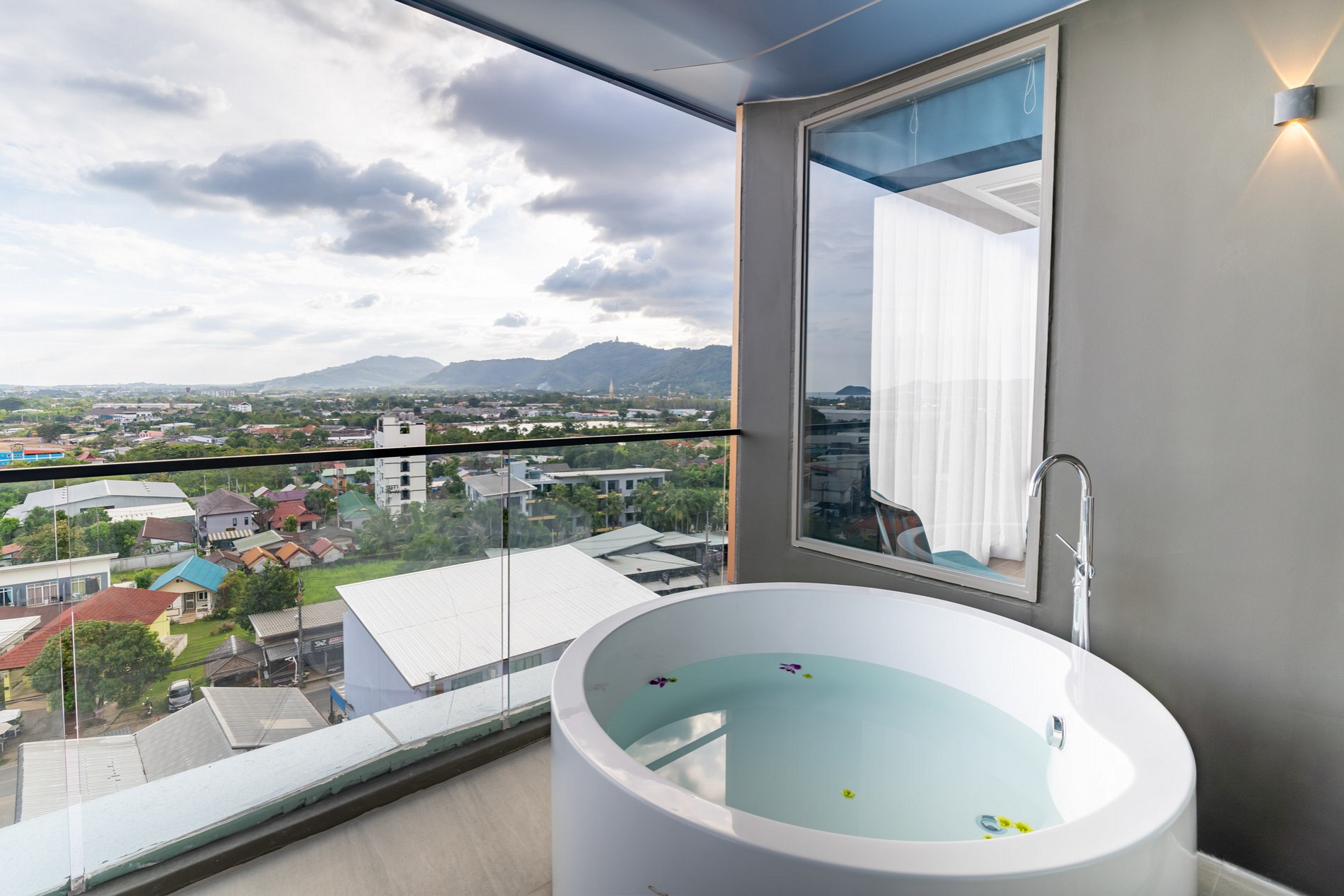 Panorama Executive Suite